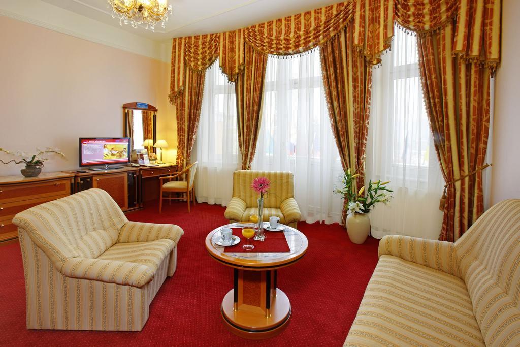 Ensana Hvezda - Imperial - Neapol Hotel Marianske Lazne Exterior photo