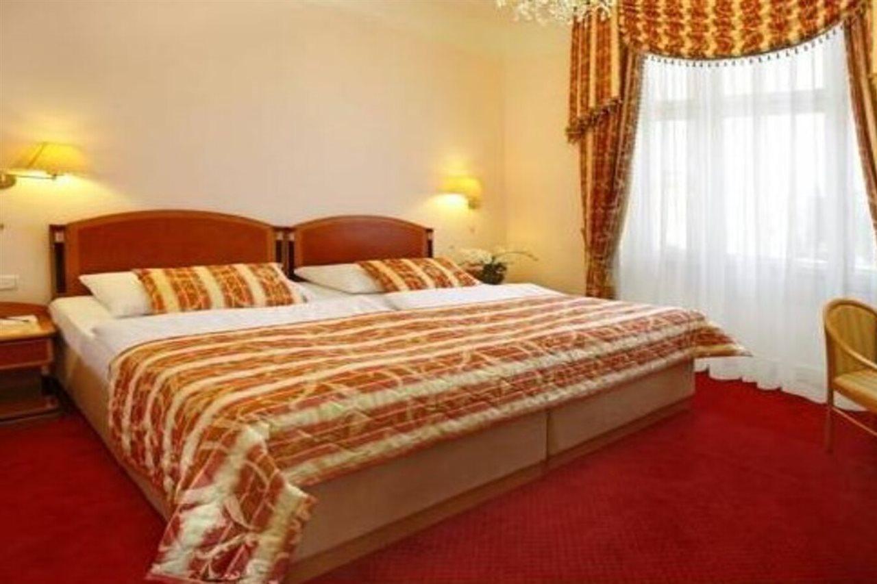 Ensana Hvezda - Imperial - Neapol Hotel Marianske Lazne Exterior photo