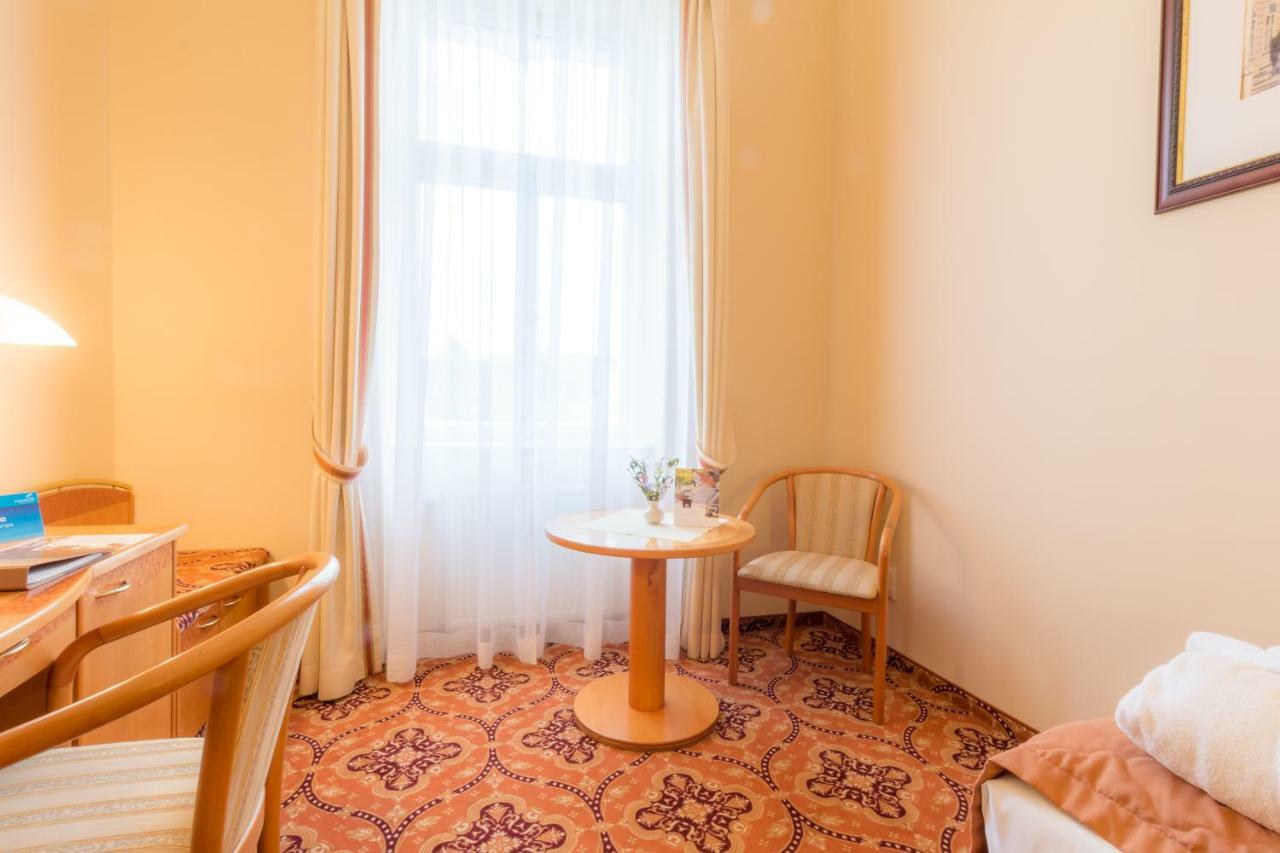 Ensana Hvezda - Imperial - Neapol Hotel Marianske Lazne Exterior photo