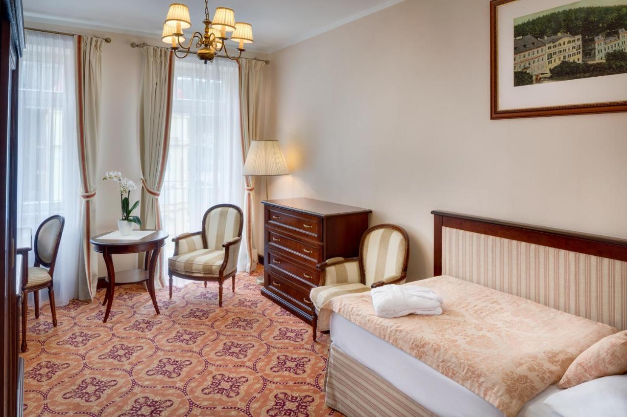 Ensana Hvezda - Imperial - Neapol Hotel Marianske Lazne Exterior photo